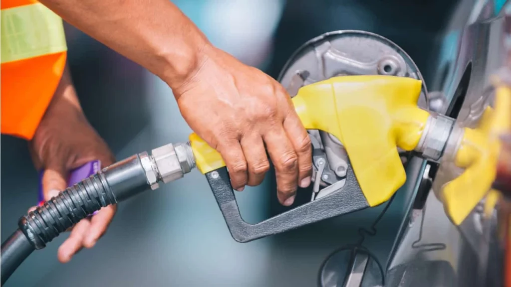 No Bolso: Governo vai retirar subsídio de R$ 0,44 da gasolina nos próximos dias