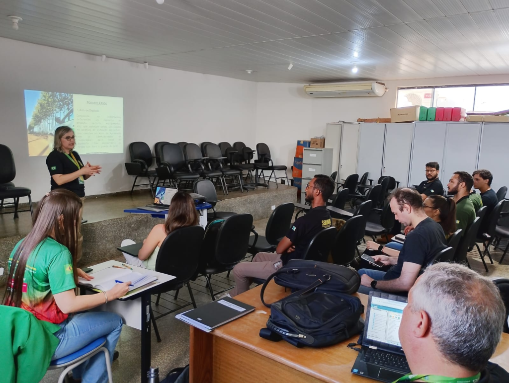Servidores de Rolim de Moura participam de capacitação técnica para fortalecer fiscalização ambiental