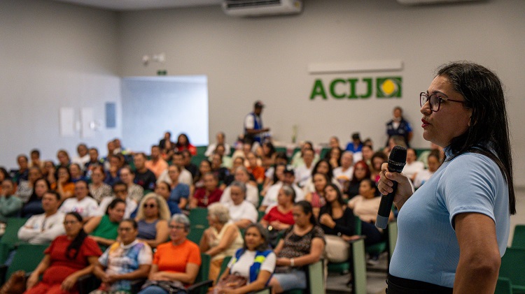 Agentes comunitários de saúde participam de capacitação sobre saúde da criança e doenças crônicas em Jaru