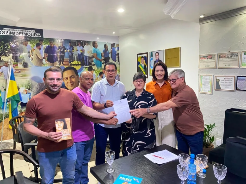 Prefeito Aldo Júlio sanciona lei que valoriza autores locais nas escolas da rede municipal