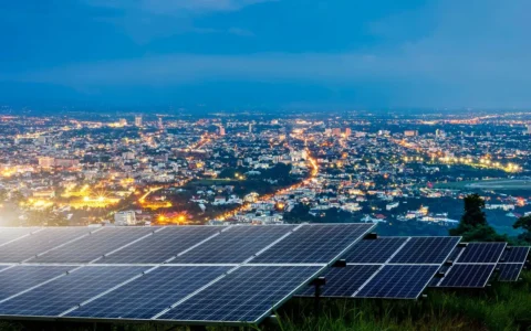 Crise Climática Extrema Ameaça Apagão nos EUA e Exige Tecnologia de Ponta para Salvar a Rede Elétrica