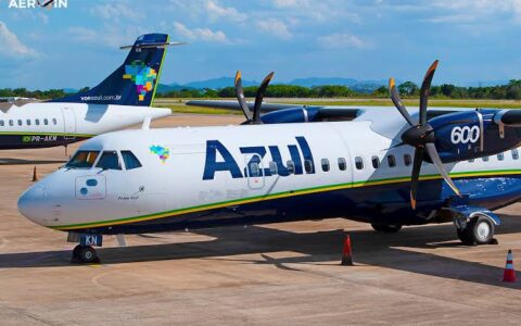 Justiça condena Azul a indenizar passageiro em R$ 6 mil por atraso de vôo e mudança de destino em Rondônia