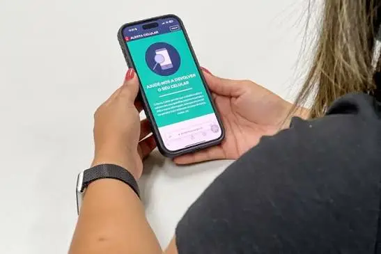 Homem é preso após furtar celular dentro de delegacia durante registro de ocorrência em RO