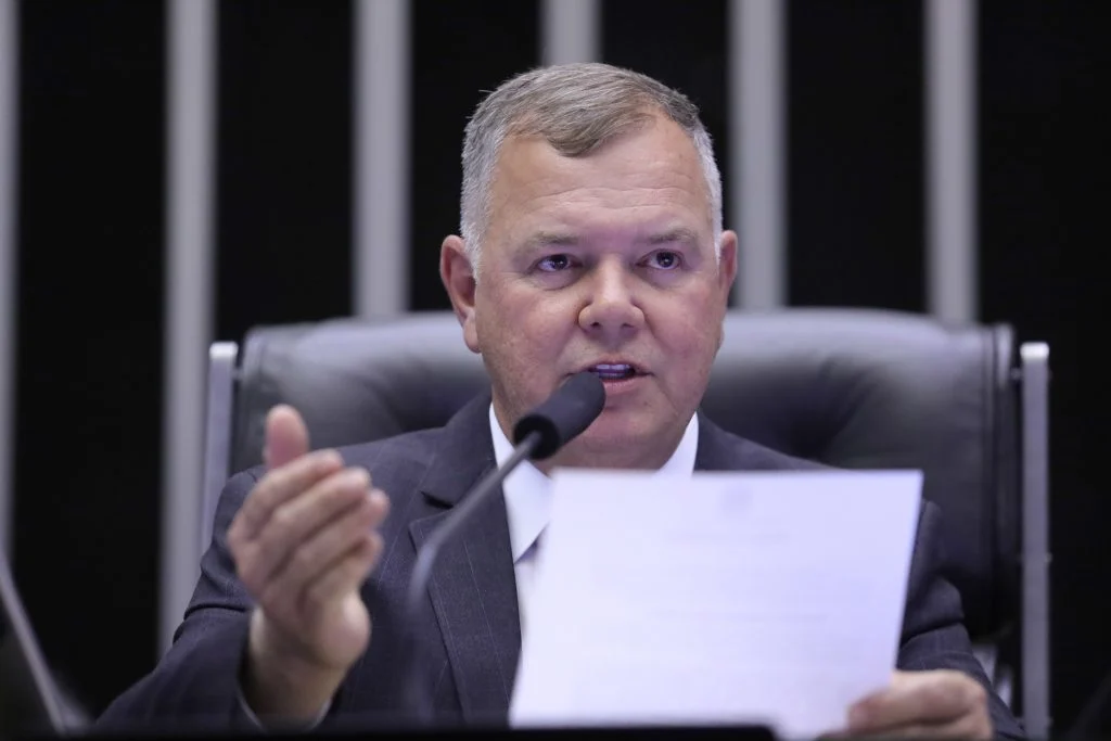 Câmara aprova urgência para projeto que suspende penalidades ambientais a pequenos produtores por até dois anos