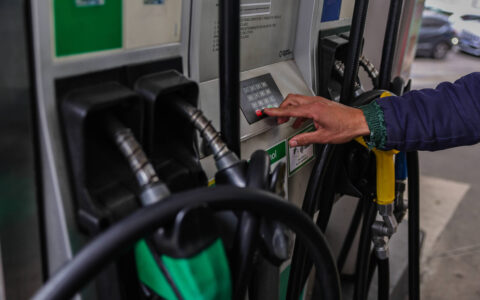 Agora: Governo Lula anuncia aumento da mistura de etanol na gasolina