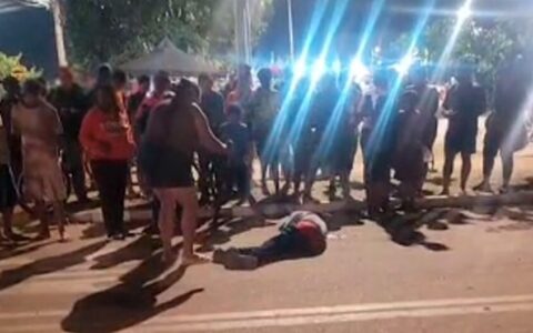 Clamor no Noroeste: Familiares oram por jovem baleado na cabeça em praça de Campo Grande