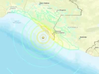 Terremoto de magnitude 7,3 atinge costa do México e provoca alerta de tsunami
