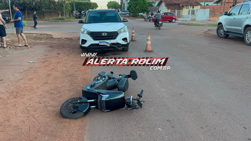 Acidente entre bicicleta elétrica e carro deixa adolescente ferido em Rolim de Moura