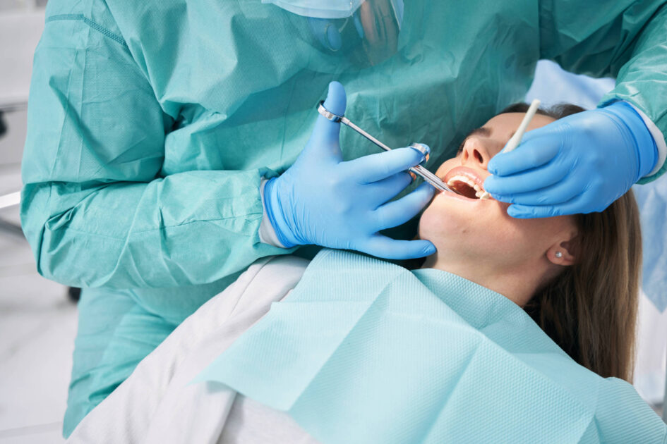 Perigo na cadeira do dentista: Justiça suspende norma que liberava sedação profunda por dentistas