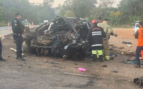 FOTOS E VÍDEO: acidente envolvendo carreta e picape de prefeitura deixa 5 mortos na BR 364, em Rondônia