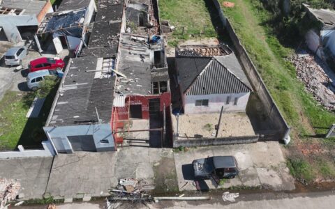 Ciclone deixa rastro de destruição e faz Pelotas decretar situação de emergência