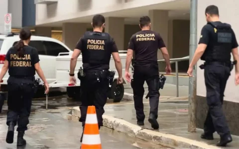 PF chega a suposta fonte de jornalista que publicou denúncias sobre uso de carro oficial por Flávio Dino
