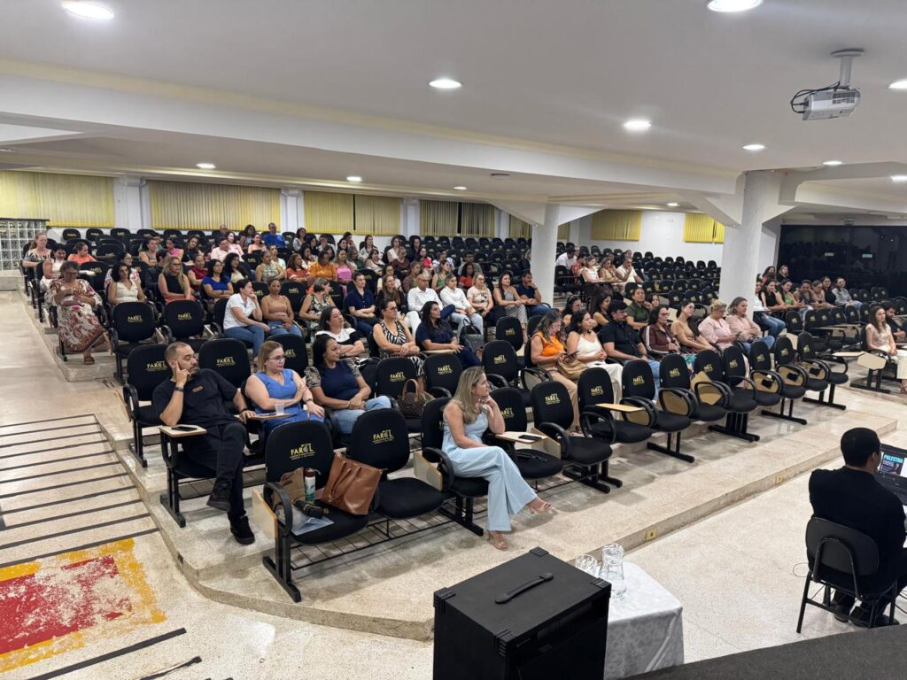 Rolim de Moura fortalece atuação dos Conselhos Escolares com encontro promovido pela SEMED