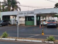 Moraes autoriza retorno de visitas a Bolsonaro, mas mantém veto a Flávio