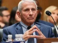 Anthony Fauci permanece em silêncio durante audiência no Senado dos EUA e volta ao centro do debate sobre a origem da Covid-19