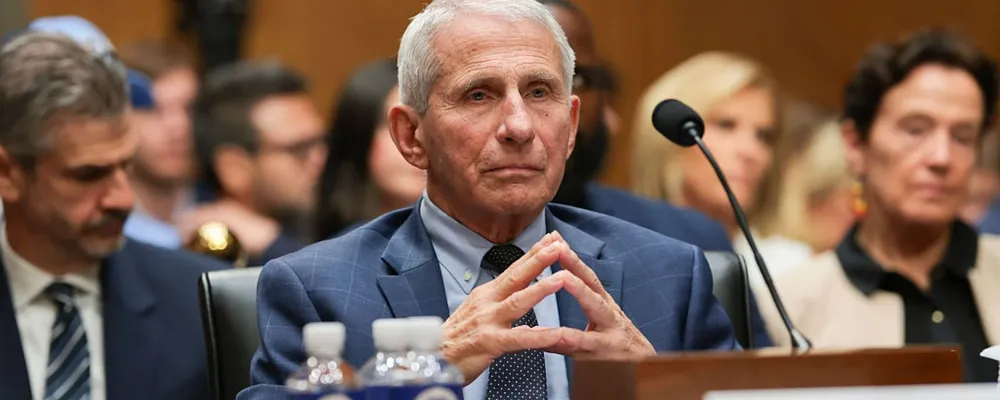 Anthony Fauci permanece em silêncio durante audiência no Senado dos EUA e volta ao centro do debate sobre a origem da Covid-19