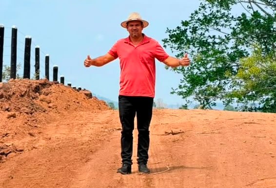 Vereador Cidinei da 200 articula R$ 500 mil em emenda parlamentar com deputado estadual Alex Redano.