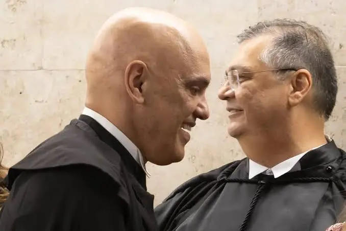 PF faz busca contra fonte de jornalista que publicou reportagens sobre carros oficiais usados por Flávio Dino