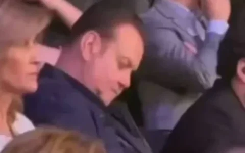 Kassab é flagrado dormindo durante debate presidencial na Band