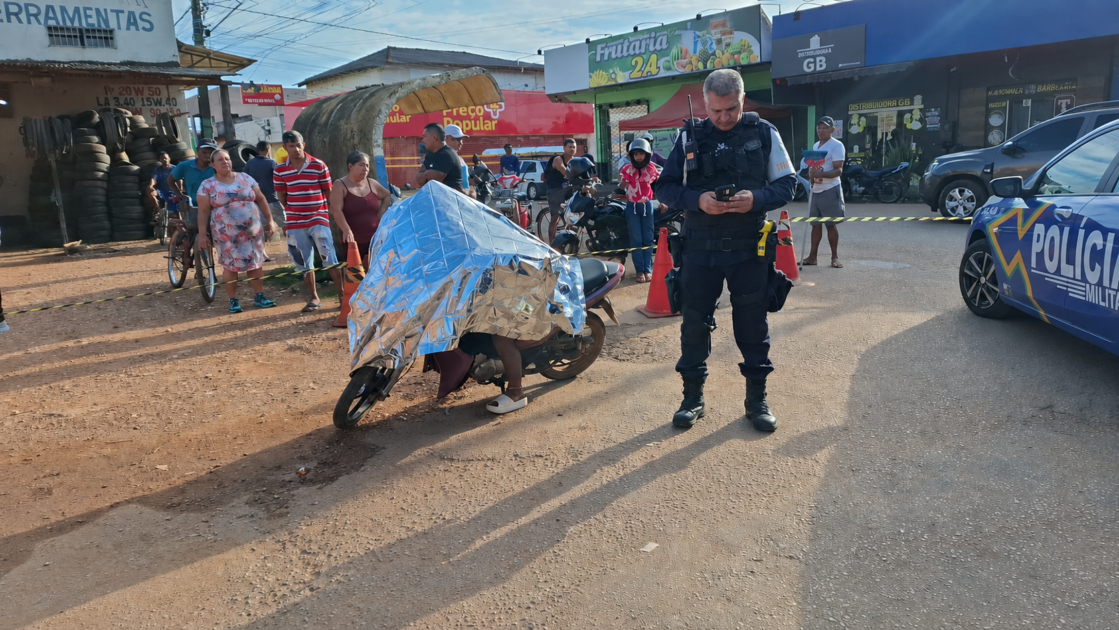 Câmeras registram acidente antes de mulher morrer sobre motocicleta em Porto Velho