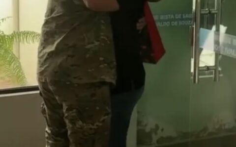 Após 6 meses na Guerra da Ucrânia, brasileiro volta e surpreende esposa em hospital de RO: ‘Fiquei em choque’