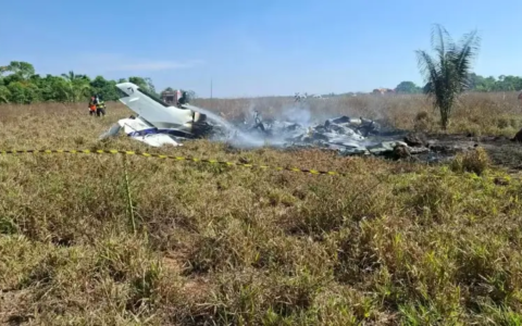 Avião cai em área isolada e deixa 3 mortos em MT