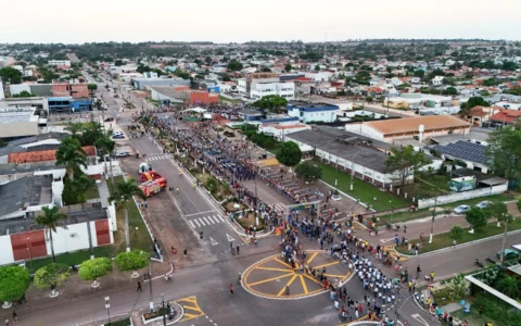 Rolim de Moura transforma avenida João Pessoa em palco de patriotismo, cidadania e orgulho de ser brasileiro