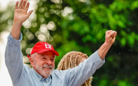 Lula vence Flávio Bolsonaro com vantagem esmagadora nas urnas dos presídios