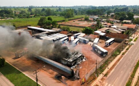 ATUALIZAÇÃO Ação rápida de motoristas e bombeiros evita tragédia maior em incêndio na garagem do Frigorífico Minerva