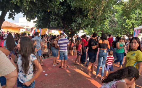 Mega Evento do Dia das Crianças reúne centenas de famílias e tem “chuva artificial” dos Bombeiros em Rolim de Moura