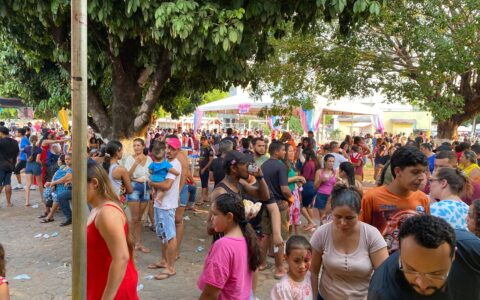Festa do dia das crianças transforma a Praça Durvalino de Oliveira em palco de alegria e magia em Rolim de Moura