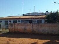 Homem é suspeito de agredir mulher com cabo de rodo após suposto furto em Cerejeiras
