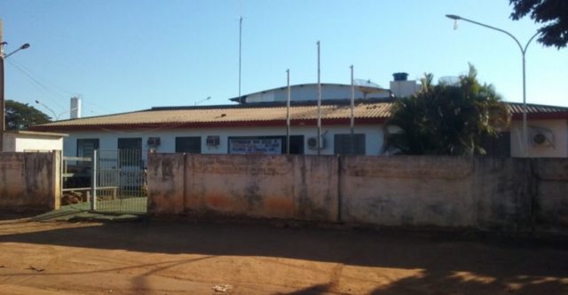 Homem é suspeito de agredir mulher com cabo de rodo após suposto furto em Cerejeiras